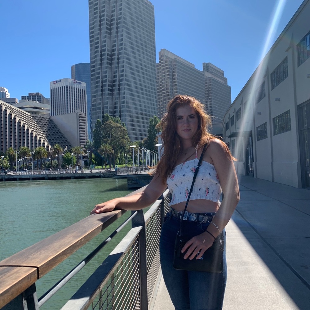 Meet your Posher, Danielle